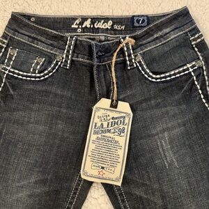 NWT LA Idol Jeans size 7. 30W/33L